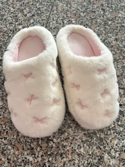 Plüsch Schuhe