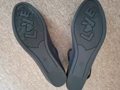Pretty dark blue shoes