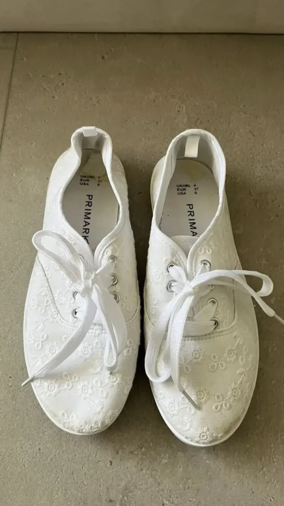 Primark Sneaker Weiss Lochstickerei Gr 37