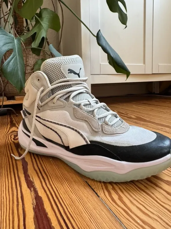 Puma Playmaker Pro Mid Basketball Shoes