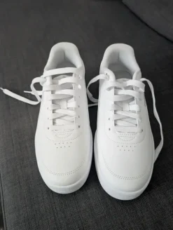 Puma Turnschuhe weiß Gr42