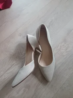 Pumps Beige mit Strass gr. 39
