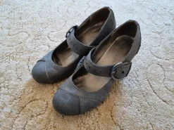 Pumps mit Riemchen Gr. 37