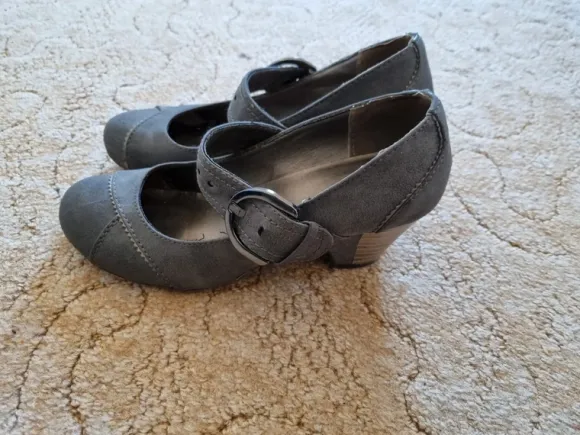 Pumps mit Riemchen Gr. 37