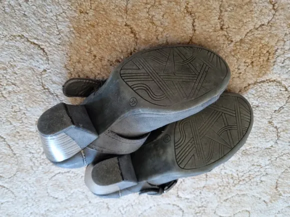 Pumps mit Riemchen Gr. 37