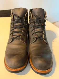 Red Wing Iron Ranger 8086 Charcoal Rough & Tough US 9.5 / EU 42.5