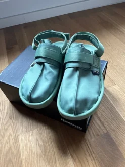 Reebok Beatnik Mules Olivgrün Gr. 42