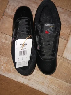 Reebok für schmale Füsse. -Neu-