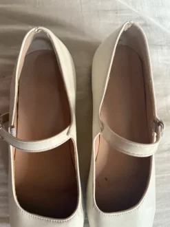 Riemchenballerina Creme