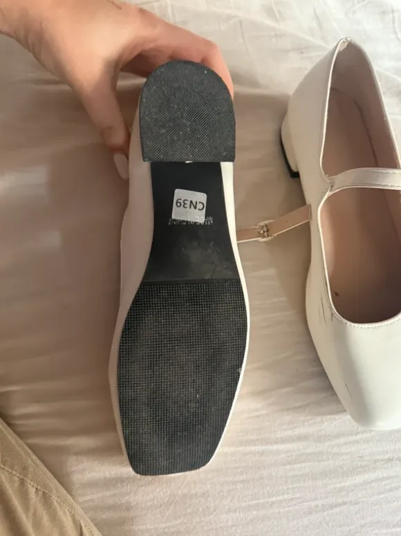 Riemchenballerina Creme