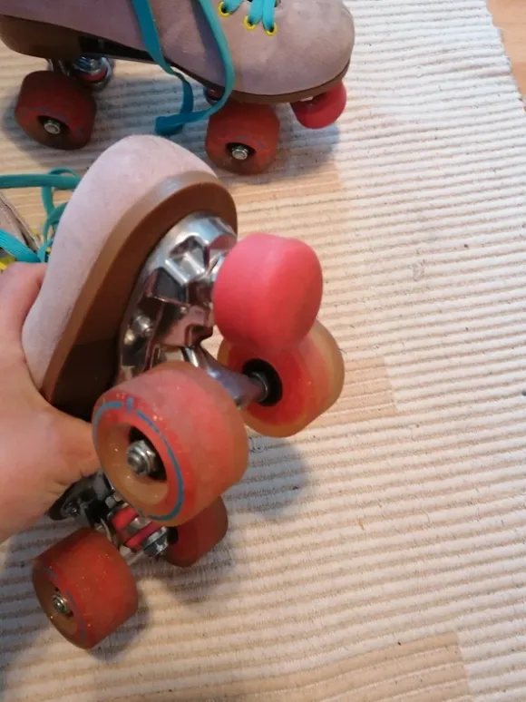 Rollschuhe/skates in 40