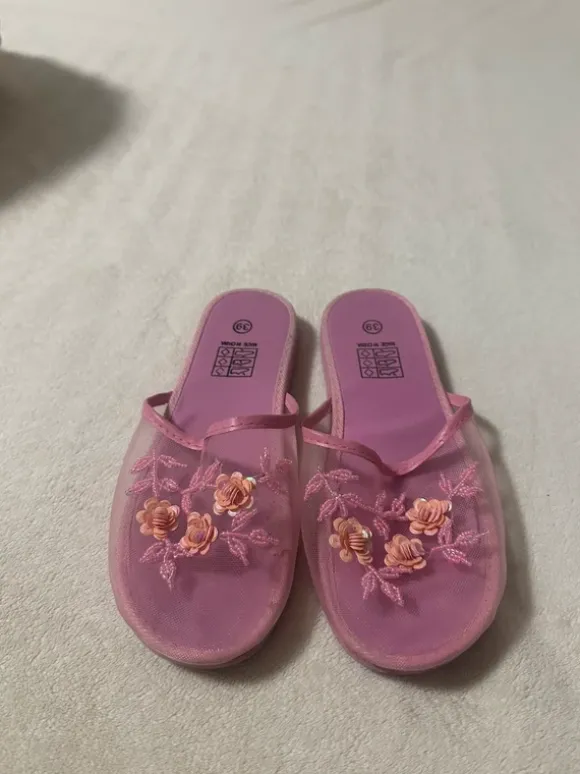 Rosa Mesh Slipper mit Blumen 🌸