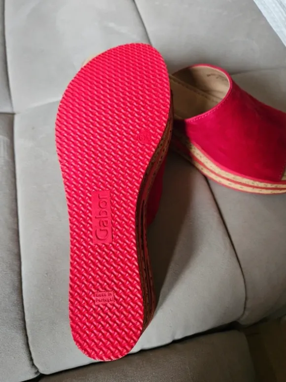 Rote Schlappen