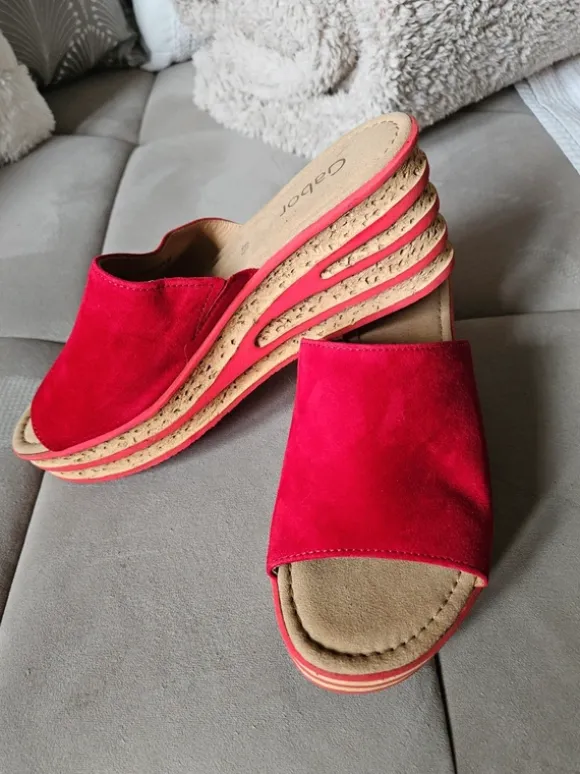 Rote Schlappen