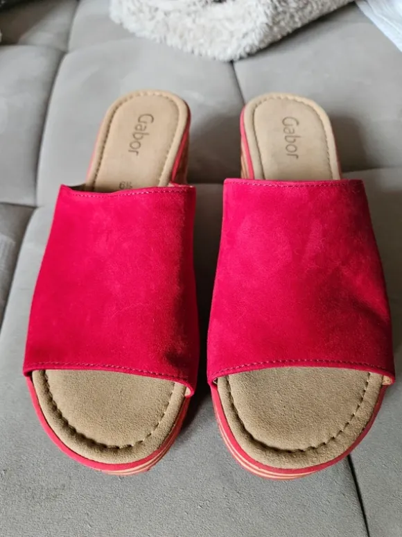Rote Schlappen