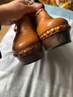 Sabots en cuir sixtyseven