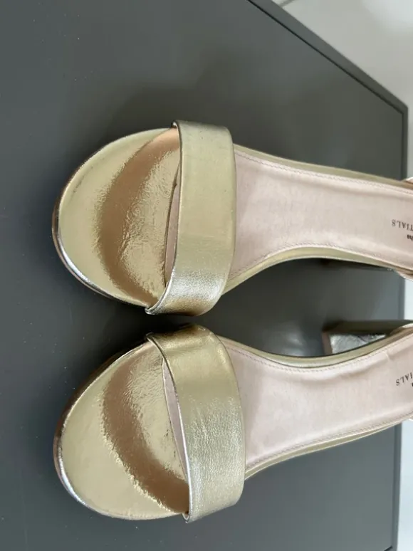 Sacha Essentials gouden schoentje mt 40