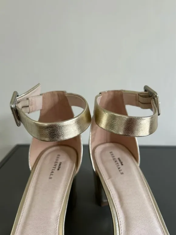 Sacha Essentials gouden schoentje mt 40