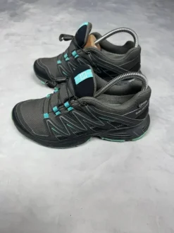 Salomon women’s gore Tex sneakers sz 37.5 eu 23cm