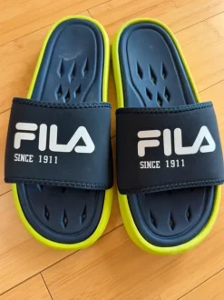 Sandale Badeschlappen FILA 43 neuwertig