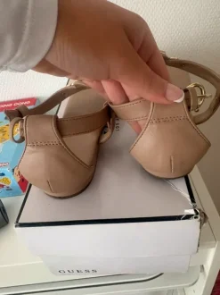 Sandale guess