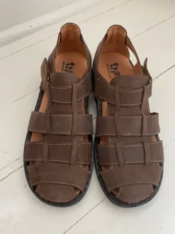 Sandalen 42 bruin