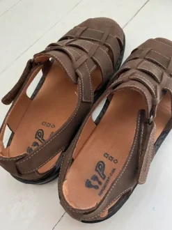 Sandalen 42 bruin