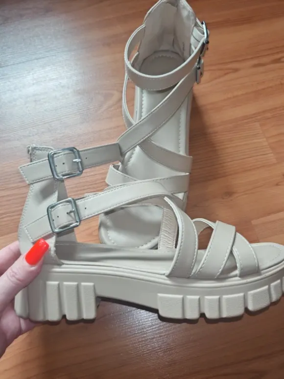 Sandalen beige