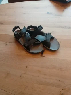 Sandalen maat 44