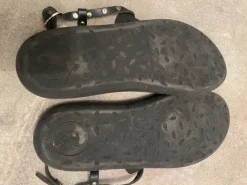 Sandalen met studs en mooie details aan gesp