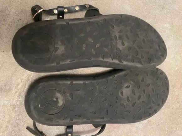 Sandalen met studs en mooie details aan gesp