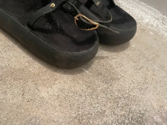 Sandalen met studs en mooie details aan gesp