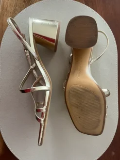 Sandalen mit Absatz