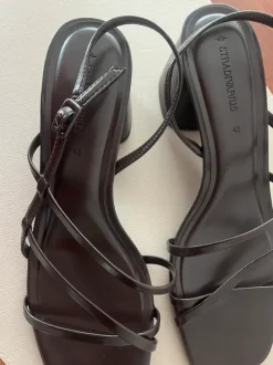 Sandalen mit Absatz