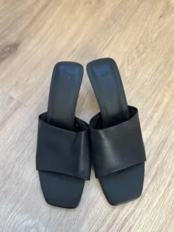 Sandalen mit Absatz
