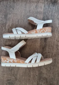 Sandalen mit Absatz