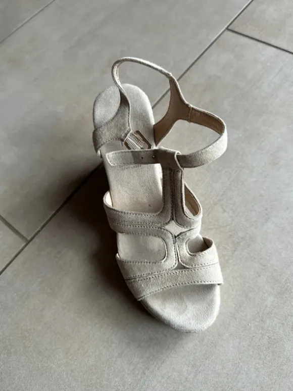 Sandalen mit Keilabsatz