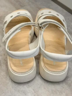 Sandalen mit Klettverschluß