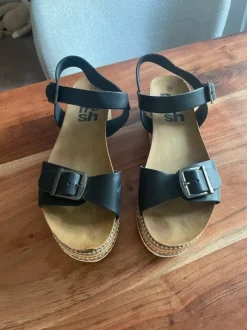 Sandalen mit Plateau