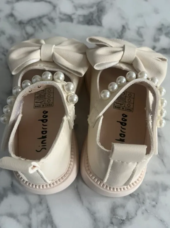 Sandalen mit Schleife - Neu