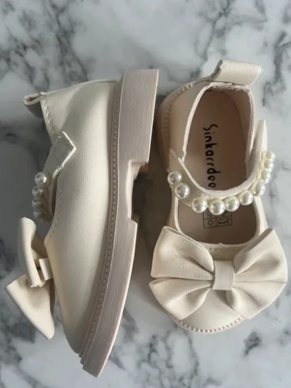 Sandalen mit Schleife - Neu