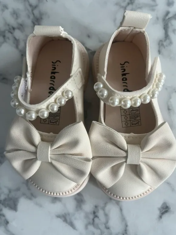 Sandalen mit Schleife - Neu