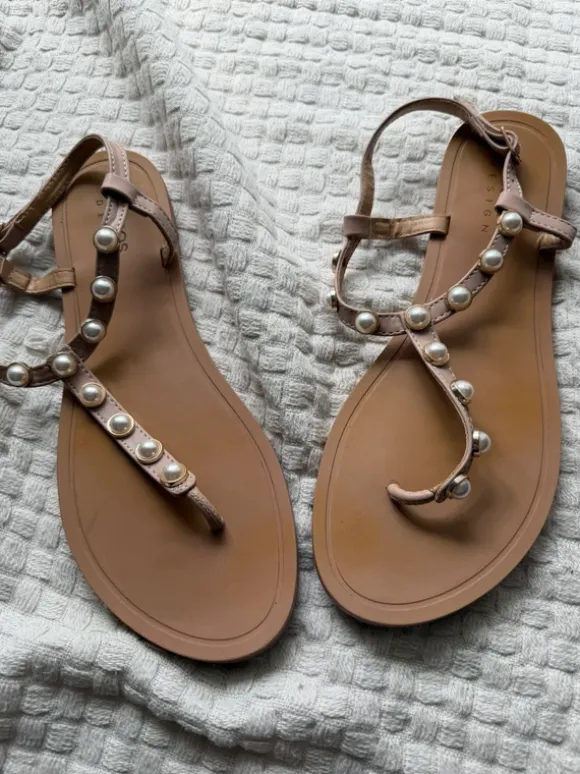 Sandalen: Perlen
