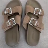 Sandalen Wildleder olivgrün Bershka