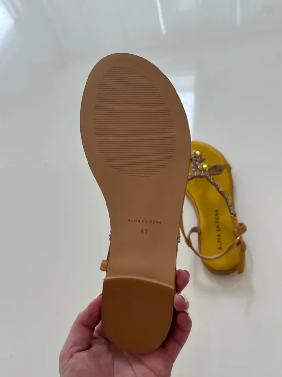 Sandalen Zehentrenner Gr. 41 Alma en Pena Neu OVP Senfgelb Schlange
