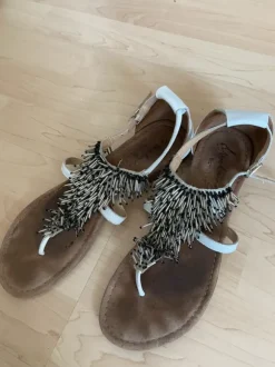 Sandalen Zehentrenner Mustang Größe 38
