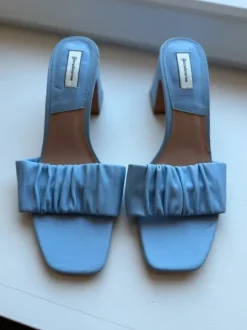 Sandales à petits talons – Stradivarius – Pointure 40