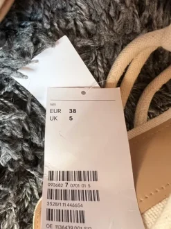 Sandaletten mit Absatz