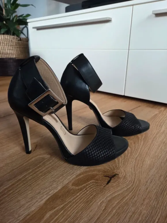Sandaletten von Buffalo London Größe 38