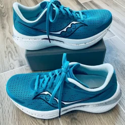 Saucony Endorphin Wettkampf / Laufschuhe Damen Gr. 40